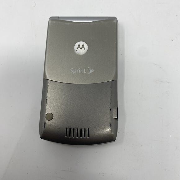 Motorola RAZR - Silver ( Sprint ) Cellular Flip Phone (Has Pin Lock) Read Des - Picture 2 of 7